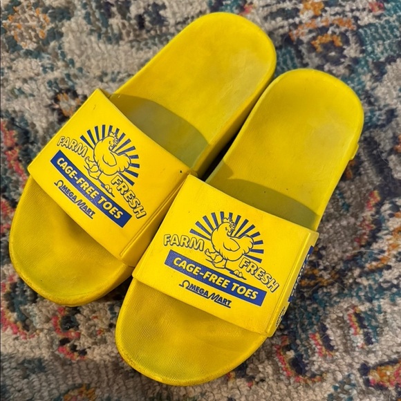 Yellow Egg Carton Slide Sandals Omega Mart Well worn - Picture 1 of 4